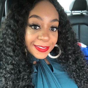 Meet your Posher, Courtney